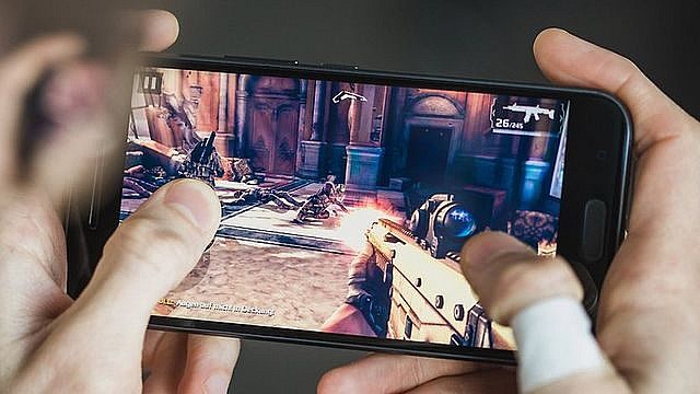 Samsung'un Yeni Oyun Telefonu Geliyor!